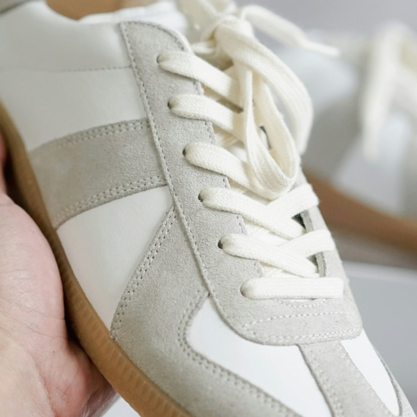 Sneaker Trainer