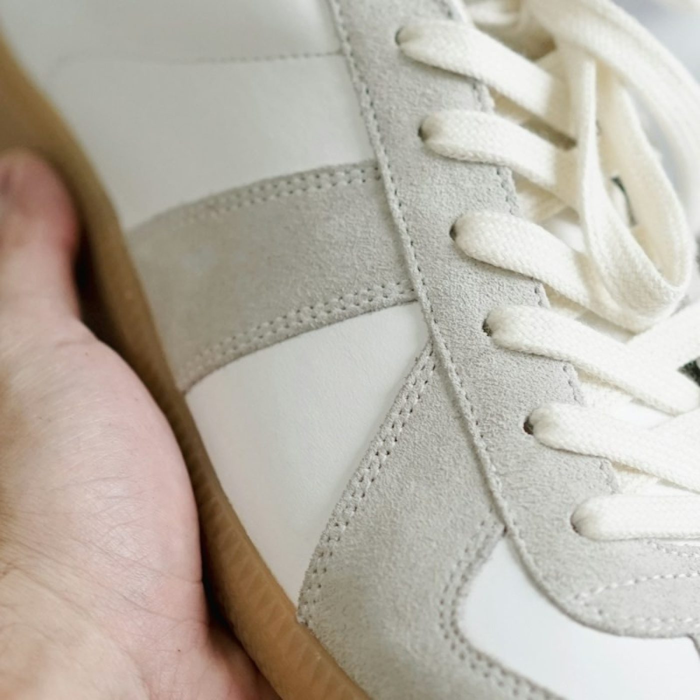 Sneaker Trainer